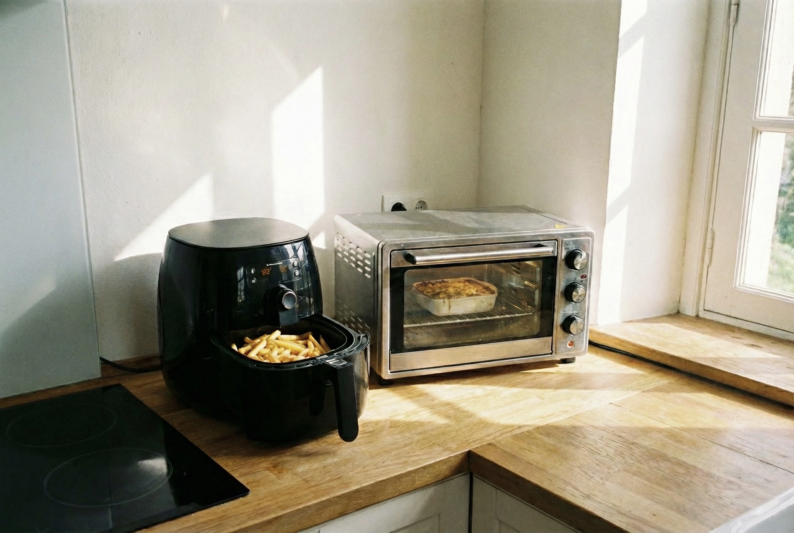 Airfryer ou mini-four : quel appareil consomme le moins d’électricité ?